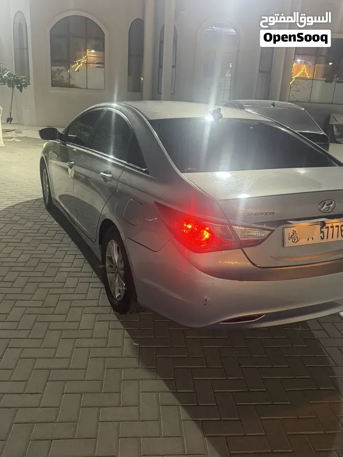 Hyundai Sonata 2012 photo 2