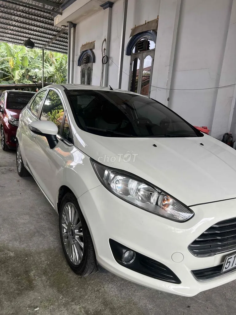 Ford Fiesta 2016 photo 2