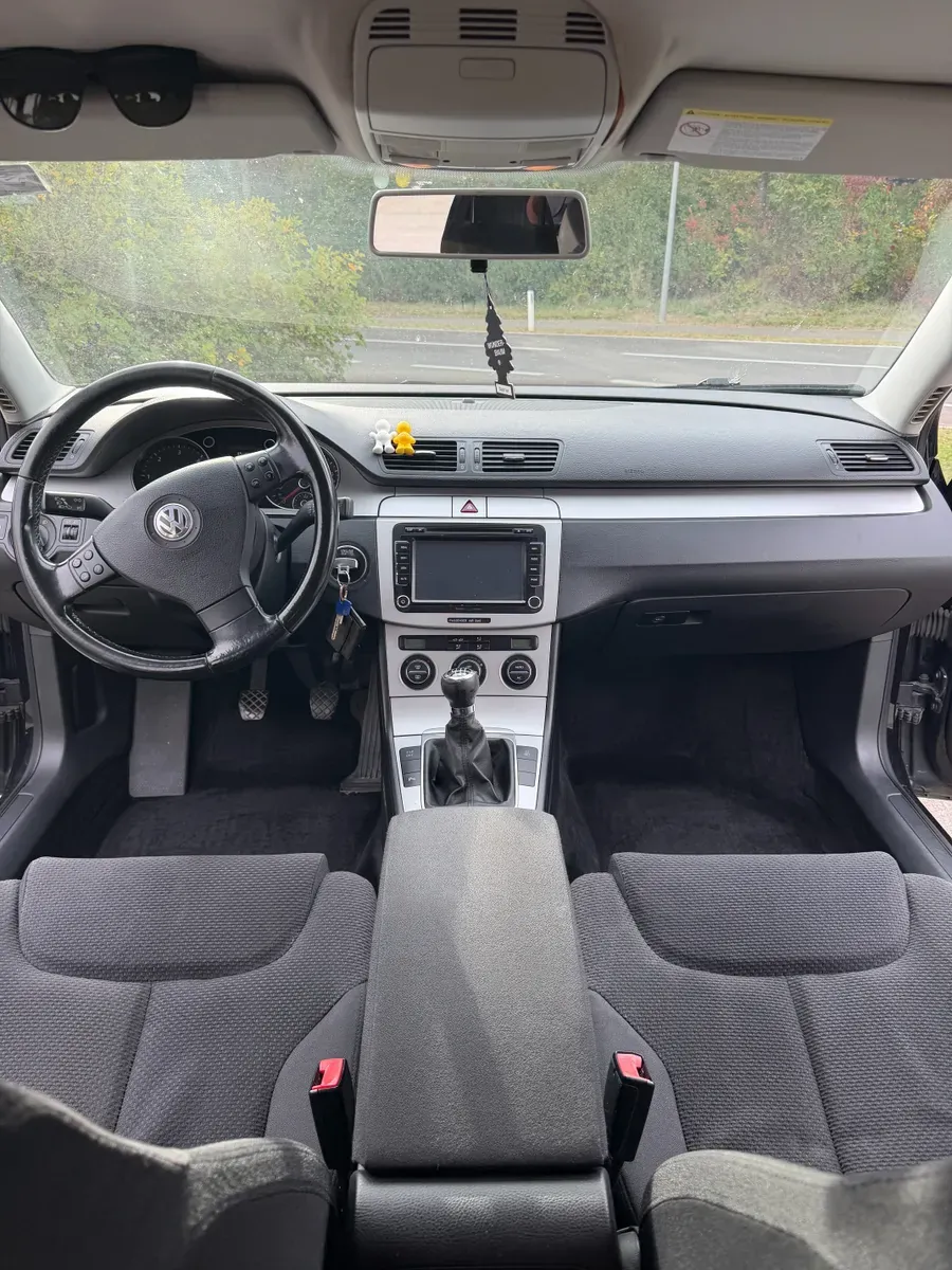 Volkswagen Passat 2009 photo 3
