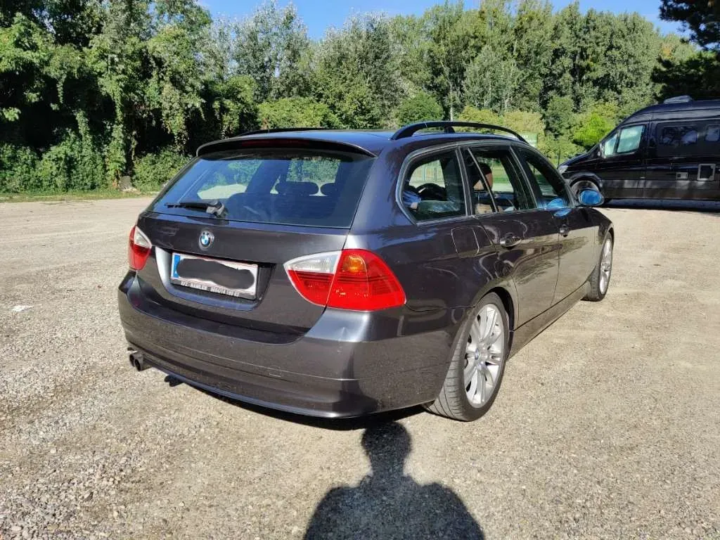 BMW 3Er-Reihe 325I Touring 2006 photo 2