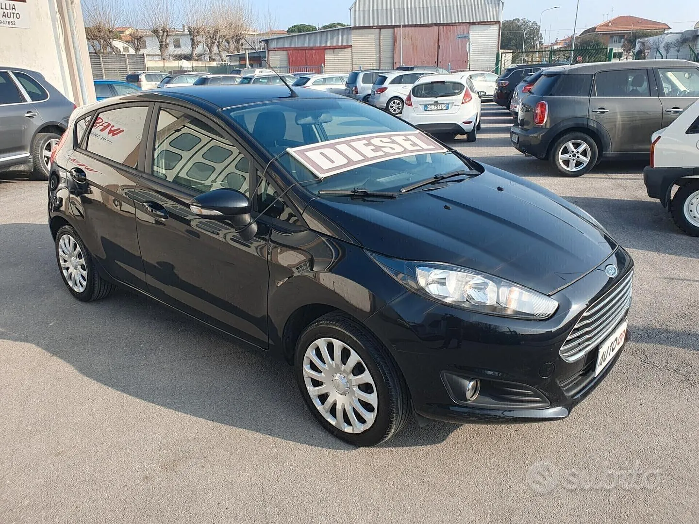 Ford Fiesta 2015 photo 2
