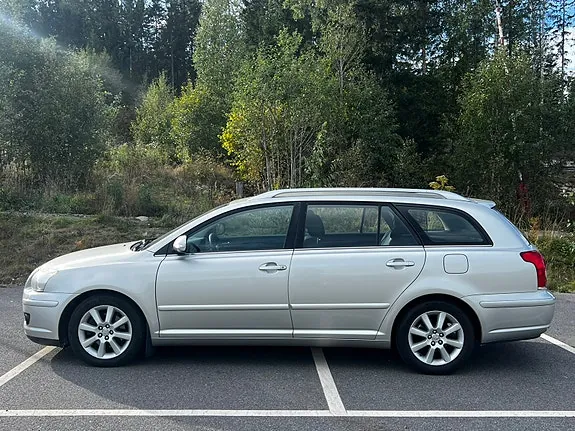 Toyota Avensis 2007 photo 2