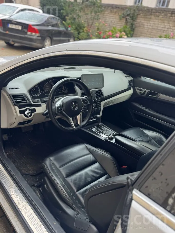 Mercedes-Benz E350 2009 photo 4