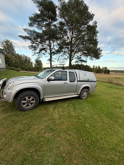 Isuzu D-Max 2010 photo 3