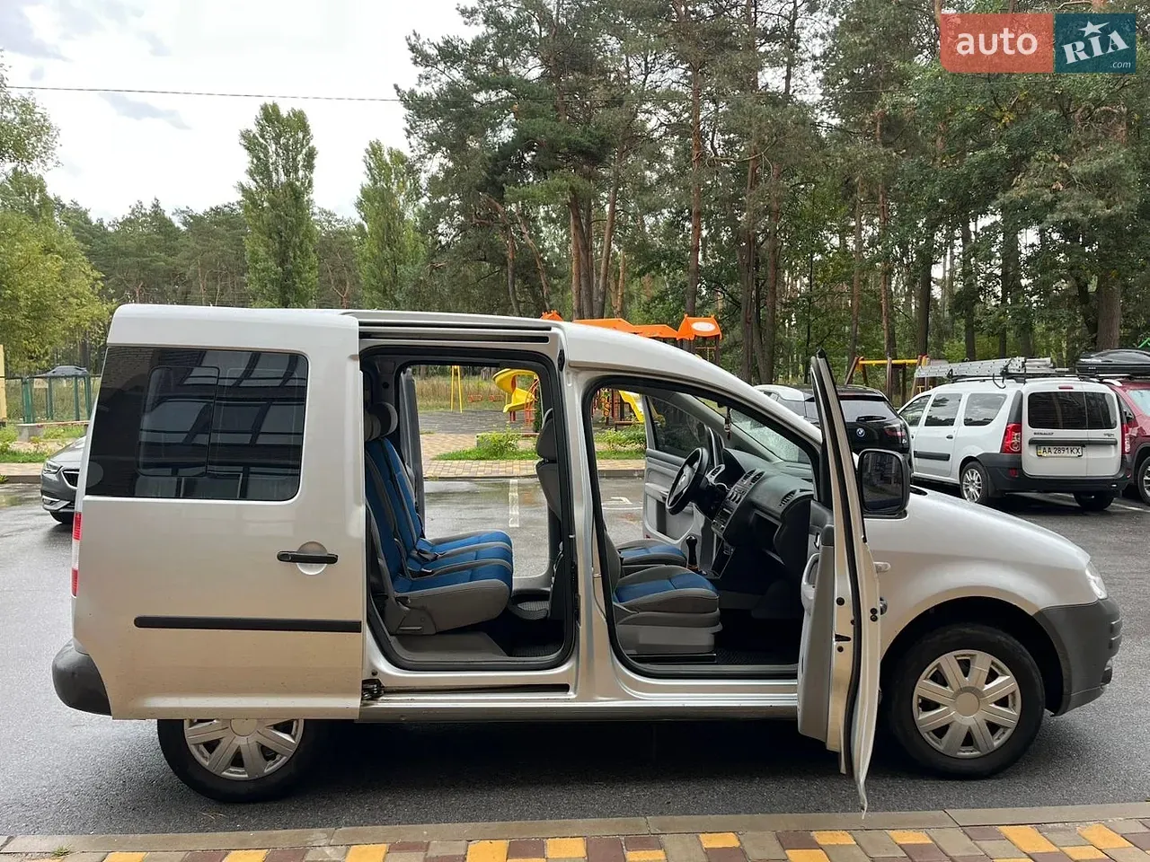 Volkswagen Caddy 2009 photo 2