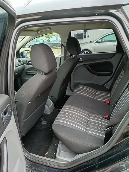 Ford Focus 2010 photo 4