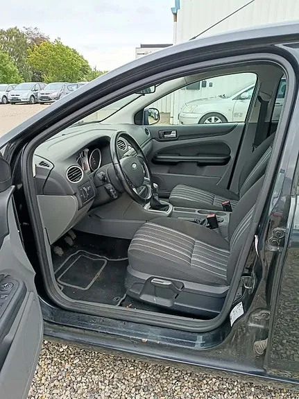 Ford Focus 2010 photo 5