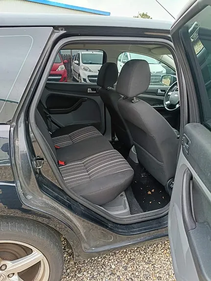 Ford Focus 2010 photo 3