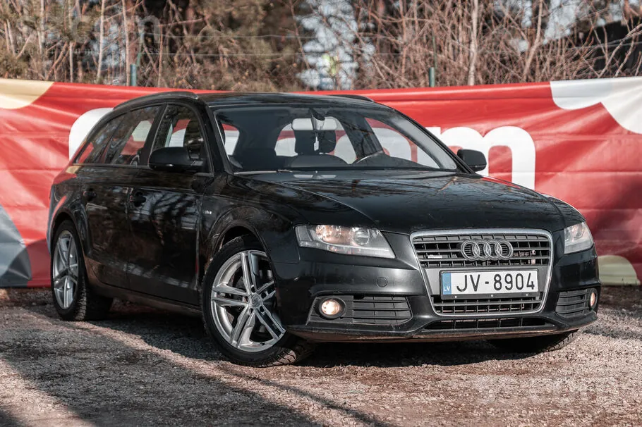Audi A4 2010 photo 2