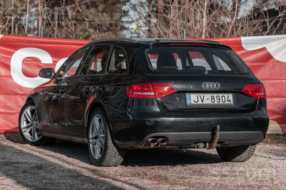 Audi A4 2010 photo 4