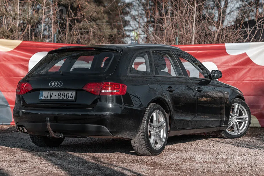 Audi A4 2010 photo 3