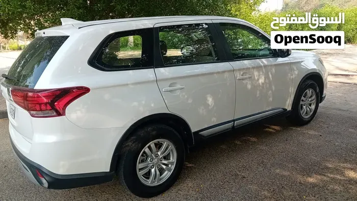 Mitsubishi Outlander 2019 photo 3