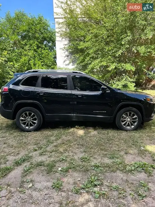 Jeep Cherokee 2019 photo 3