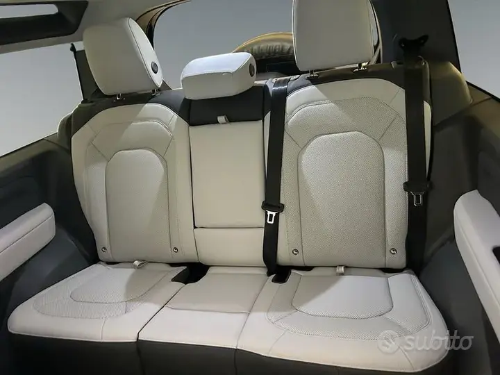 Land Rover Defender 2026 photo 5