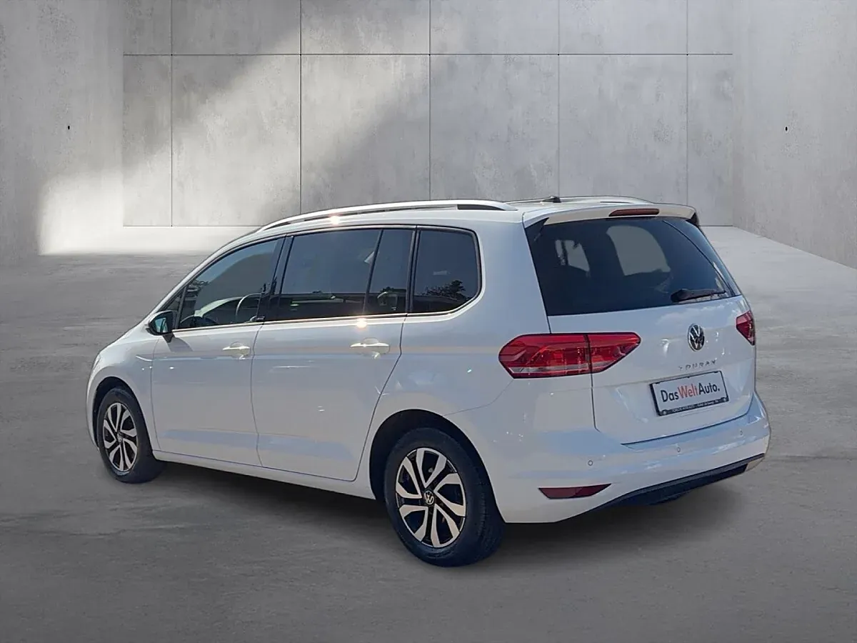 Volkswagen Touran 2023 photo 3