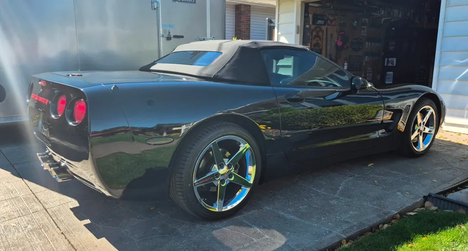 Chevrolet Corvette 2002 photo 4