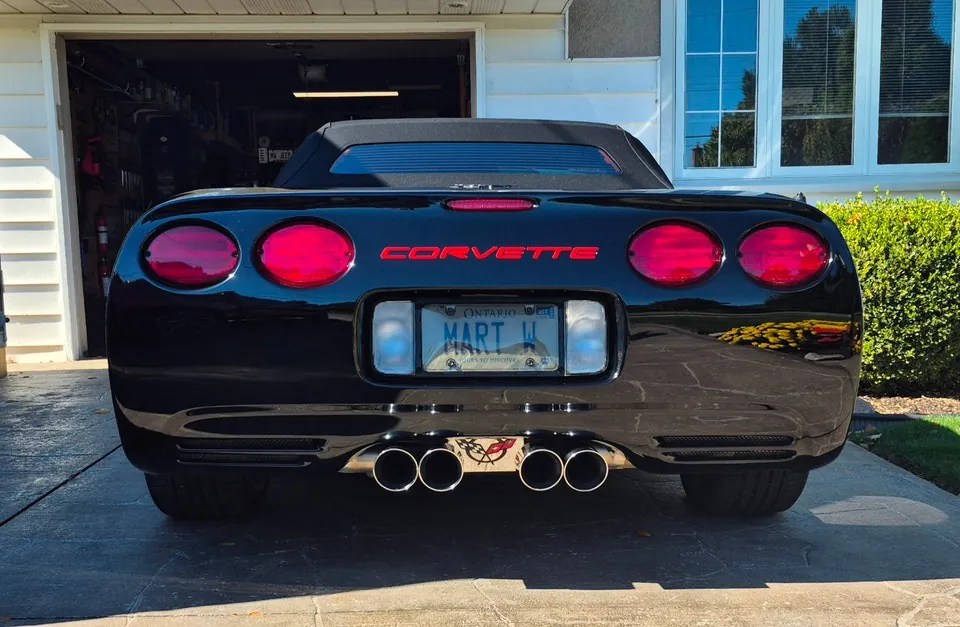 Chevrolet Corvette 2002 photo 3