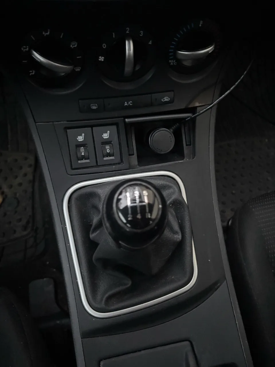 Mazda 3 2012 photo 3