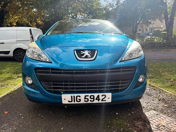 Peugeot 207 2012 photo 2