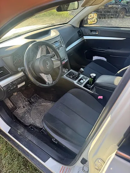 Subaru Outback 2010 photo 4