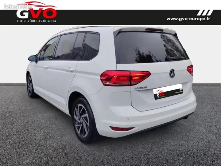 Volkswagen Touran 2019 photo 2