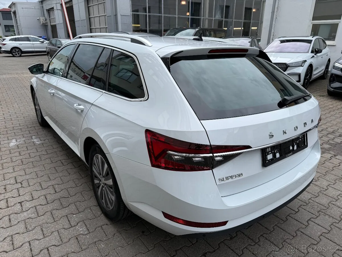 Skoda Superb 2023 photo 4