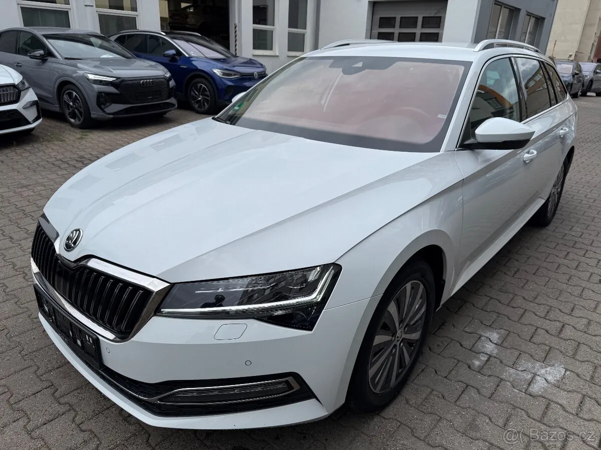 Skoda Superb 2023 photo 3