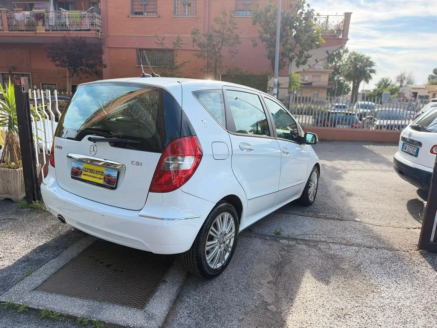 Mercedes-Benz A 180 2010 photo 4