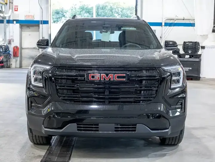 GMC Terrain 2027 photo 2