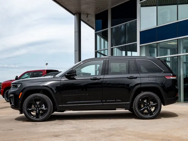 Jeep Grand Cherokee 2026 photo 5