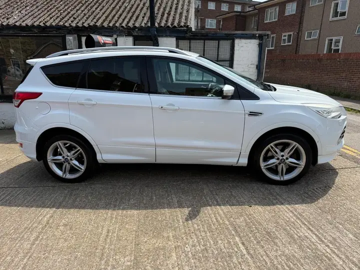Ford Kuga 2014 photo 2