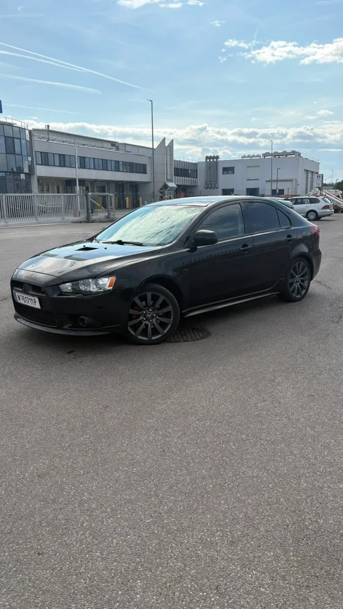 Mitsubishi Lancer 2011 photo 2