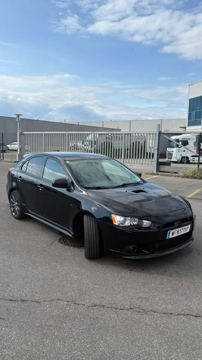 Mitsubishi Lancer 2011 photo 3