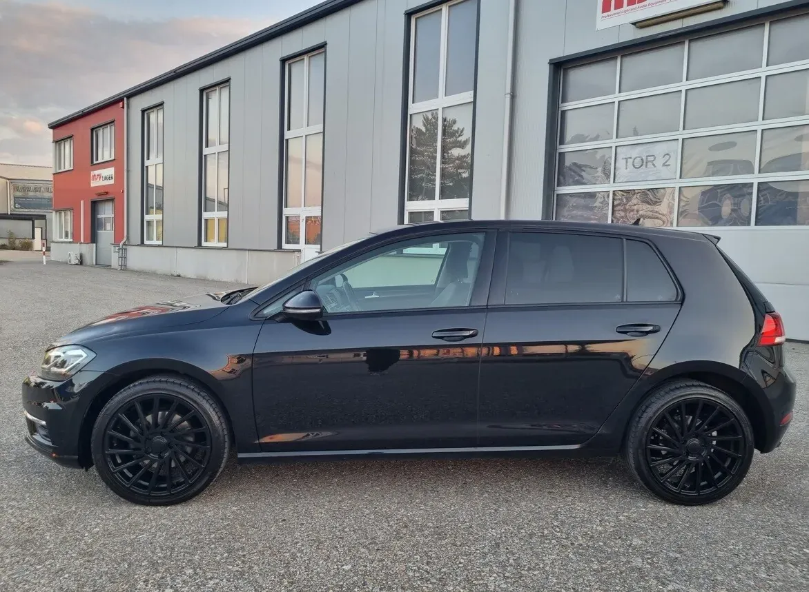 Volkswagen Golf 2019 photo 2