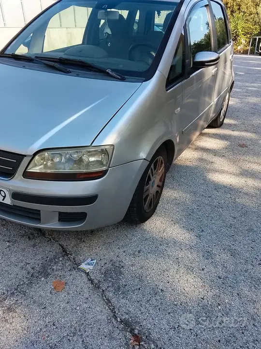 Fiat Idea 2005 photo 2