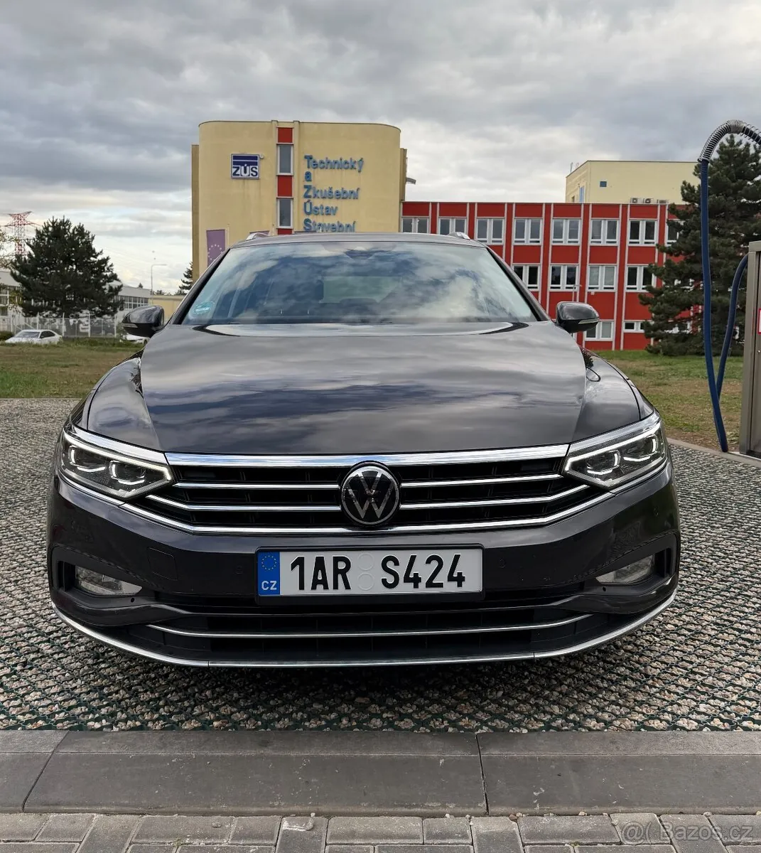 Volkswagen Passat 2023 photo 2