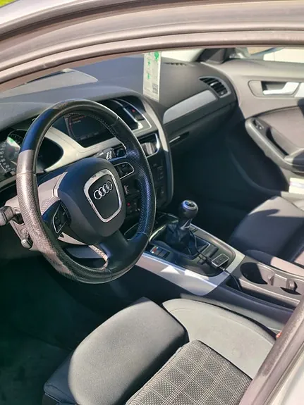Audi A4 2012 photo 5