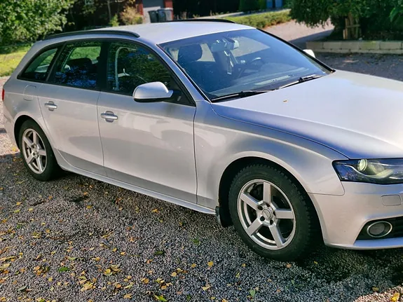 Audi A4 2012 photo 2