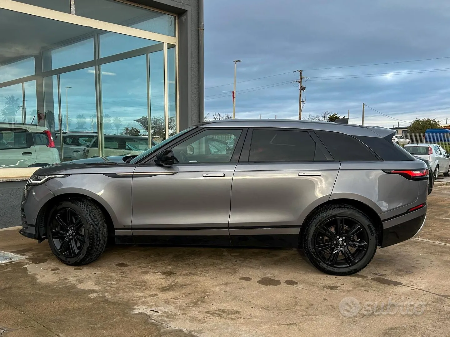 Land Rover Range Rover Velar 2022 photo 4