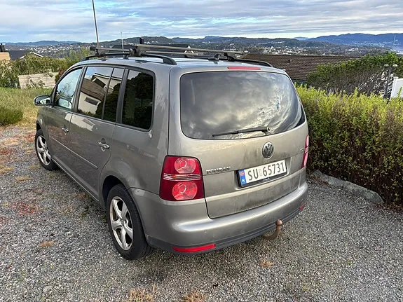 Volkswagen Touran 2008 photo 3