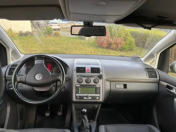 Volkswagen Touran 2008 photo 4