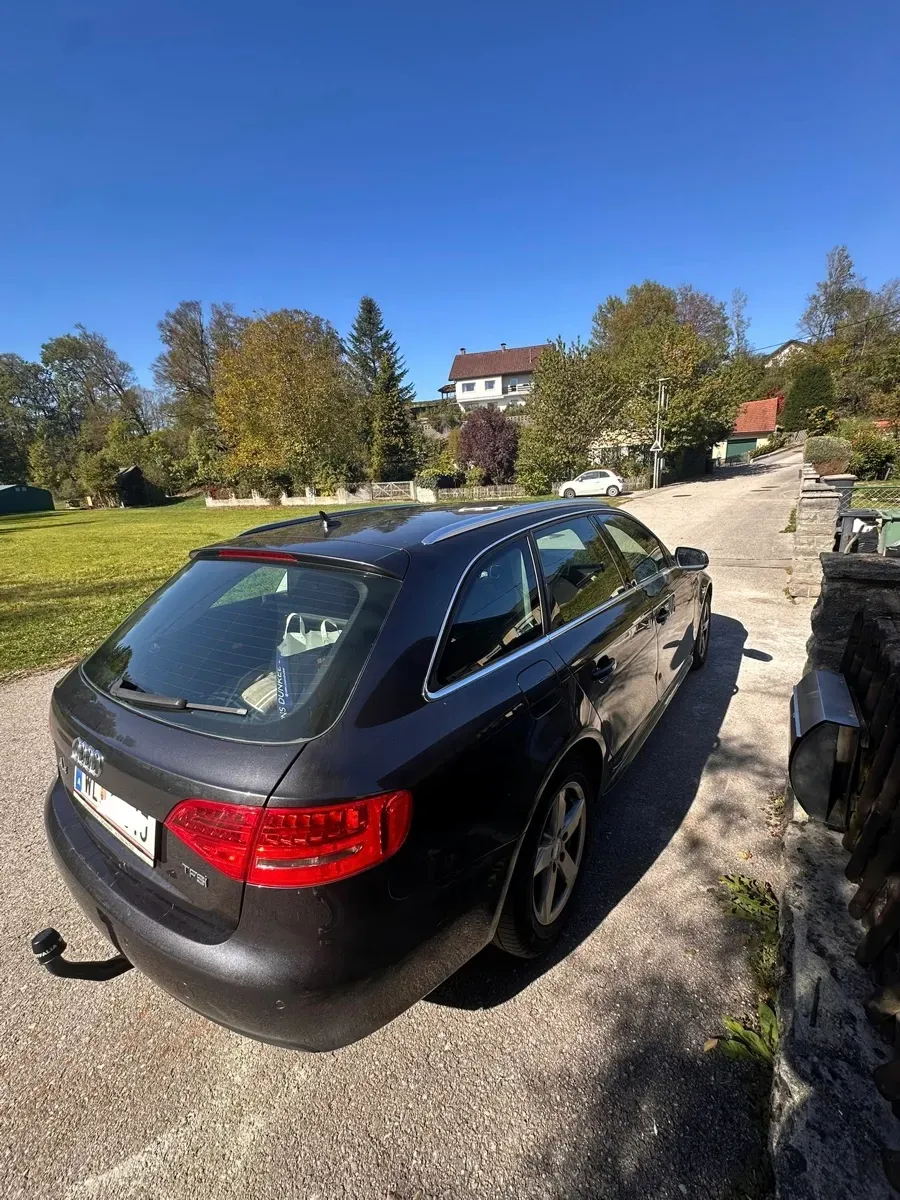 Audi A4 2011 photo 3