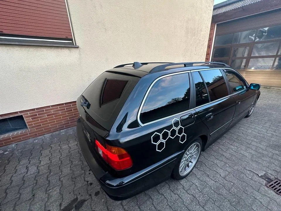 BMW 520I