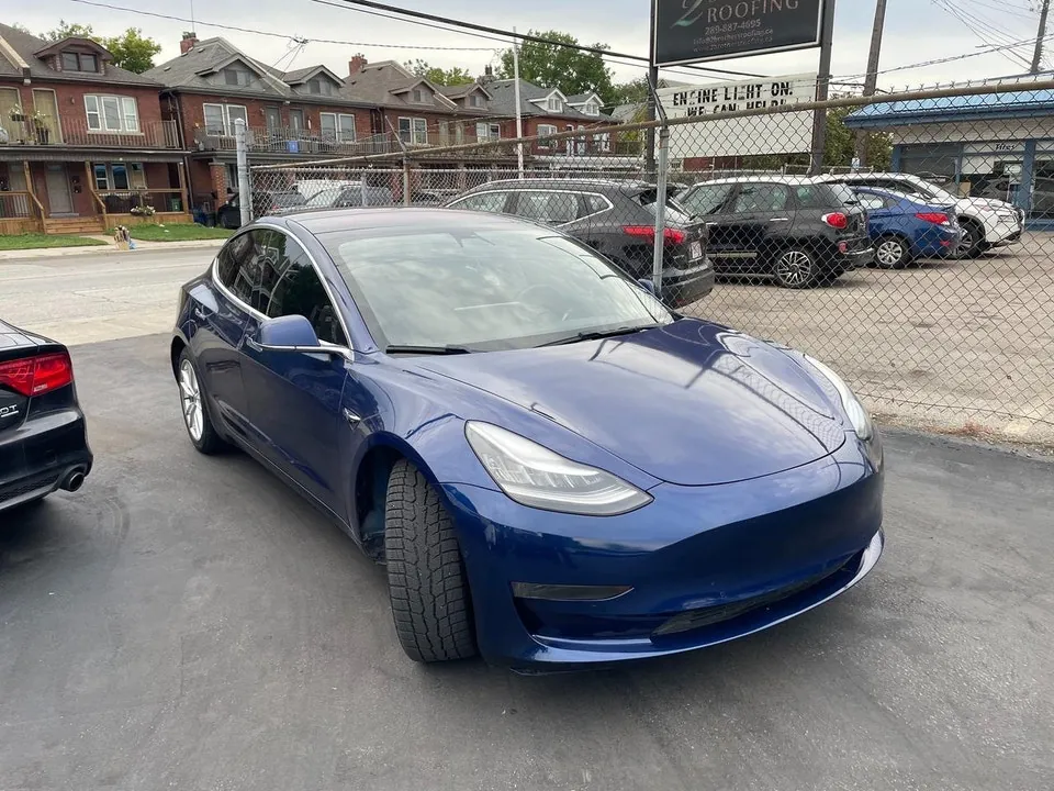 Tesla Model 3 2018 photo 3
