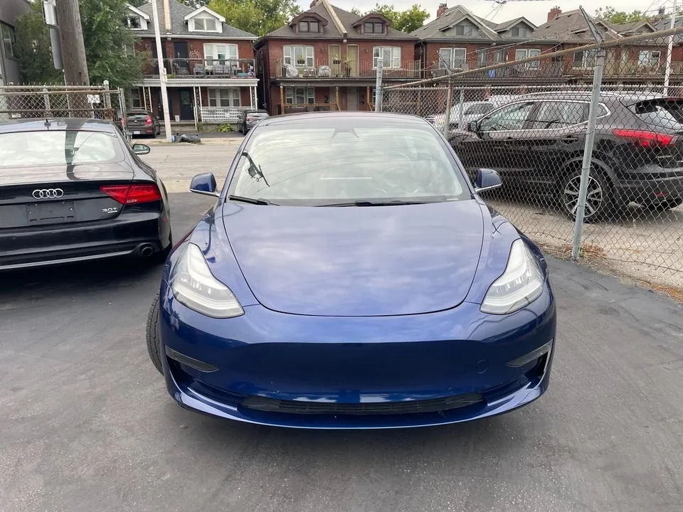 Tesla Model 3 2018 photo 2