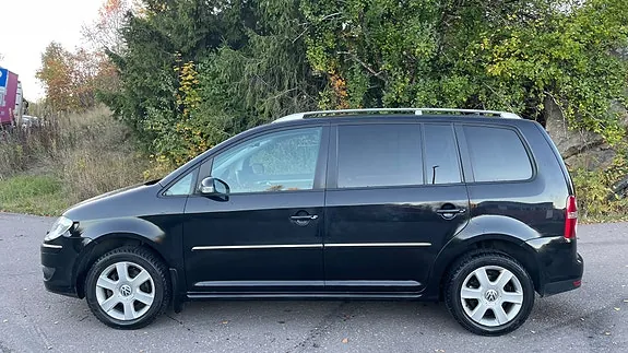 Volkswagen Touran 2009 photo 2