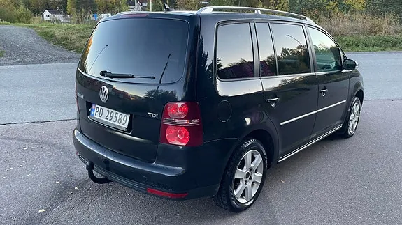 Volkswagen Touran 2009 photo 4