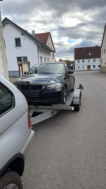 BMW E90