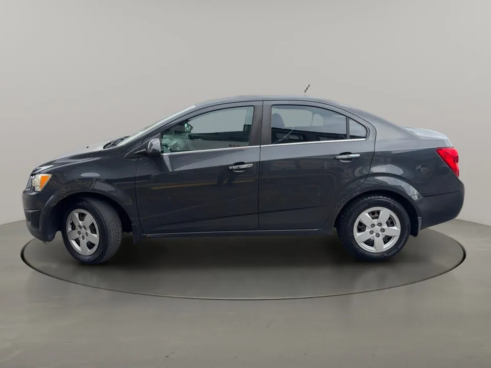Chevrolet Sonic 2014 photo 2