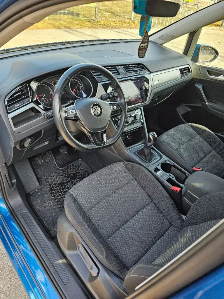 Volkswagen Touran 2019 photo 3